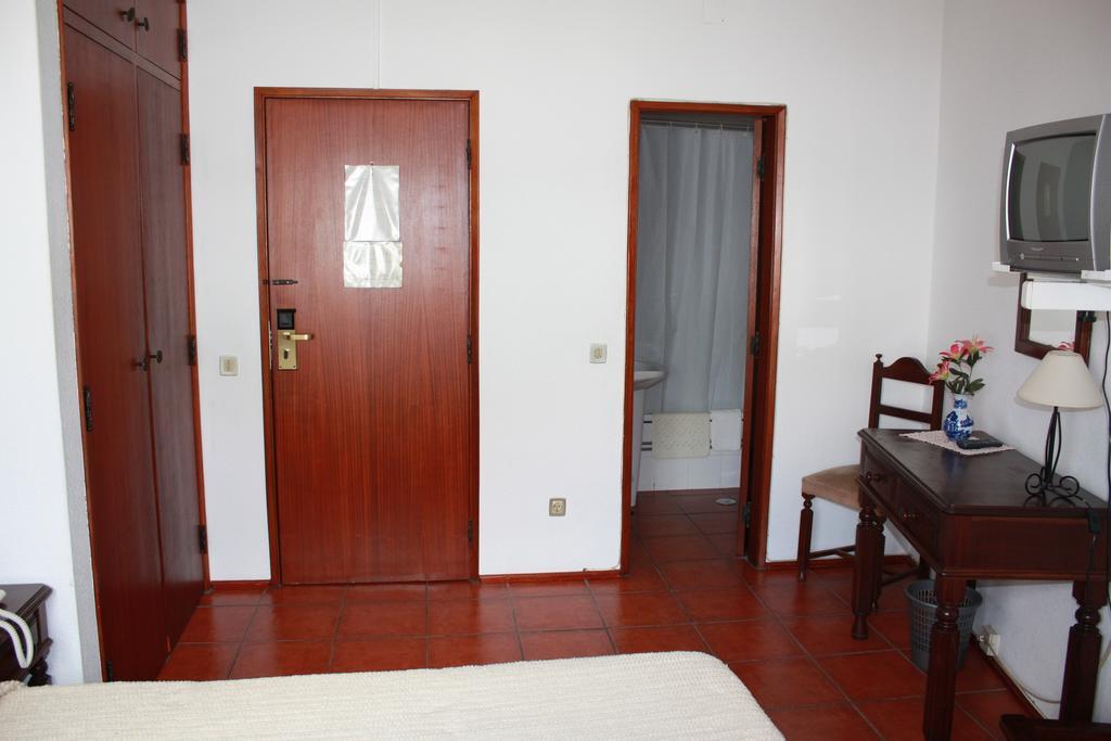 Hotel Dona Leonor Caldas Da Rainha Oda fotoğraf