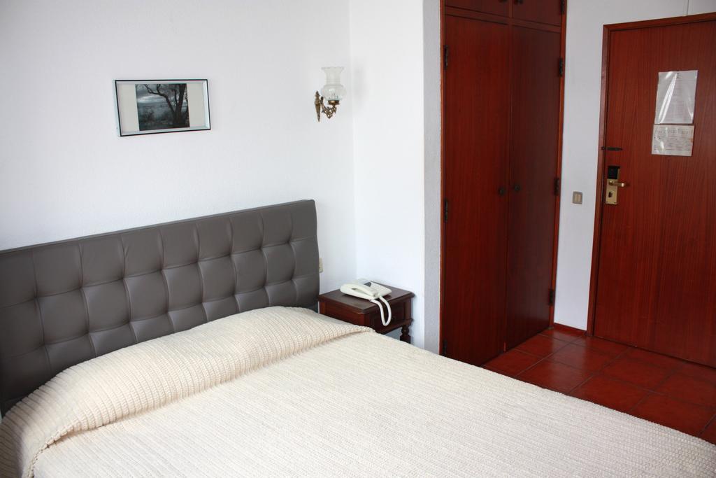 Hotel Dona Leonor Caldas Da Rainha Oda fotoğraf